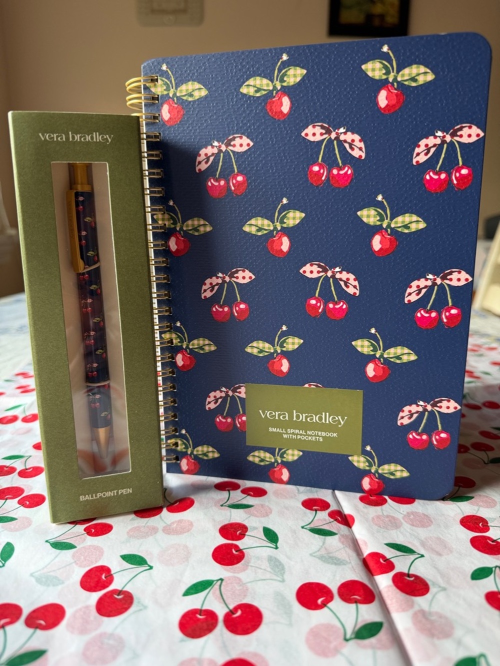 🍒🍒🍒 Vera Bradley Navy Cherry Spiral Notebook and Matching Pen 🍒🍒🍒 NWT 🍒🍒🍒